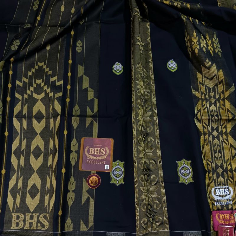 SARUNG BHS EXCELLENT GOLD E57 JGB 11 HITAM JACQUARD