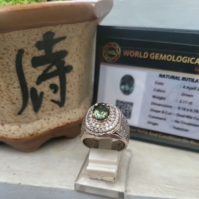 natural rutilated peridot