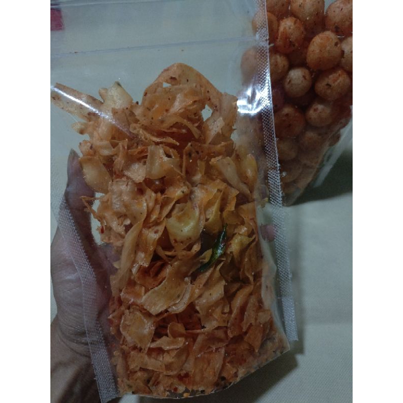 

keripik singkong kriwil pedas daun jeruk