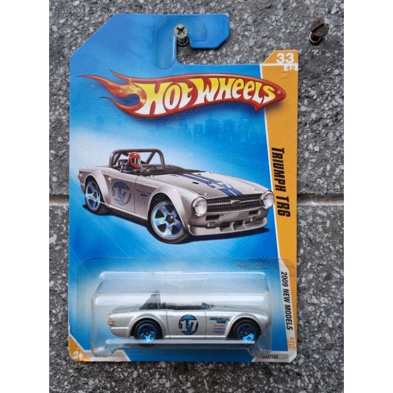 HOT WHEELS TRIUMPH TR6 SILVER
