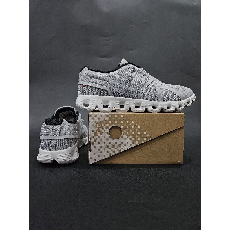Sepatu On Running Cloud 5 Pria Grey Black Original / Sepatu Running On Cloud 5 Terlaris
