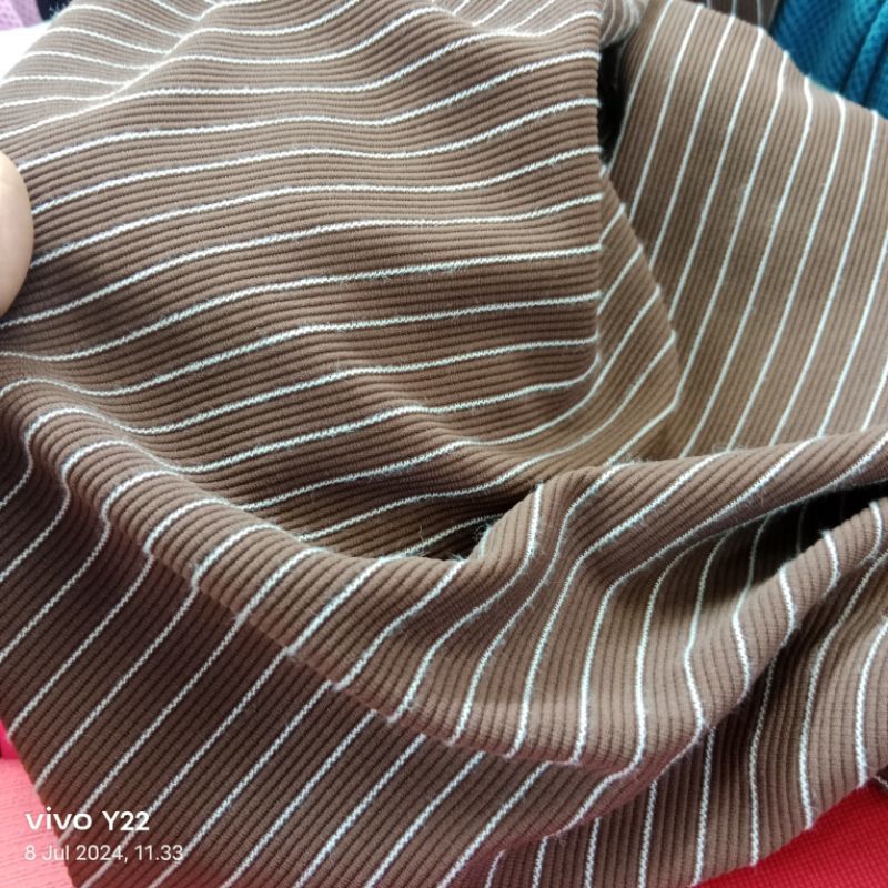 bahan kain rib knit salur coklat