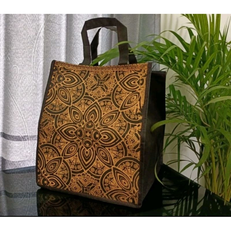 

Goodie Bag Tas Spunbond Hajatan Bingkisan Motif Batik