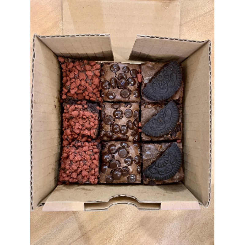 

Fudgy Brownies 10x10 cm topping dan original