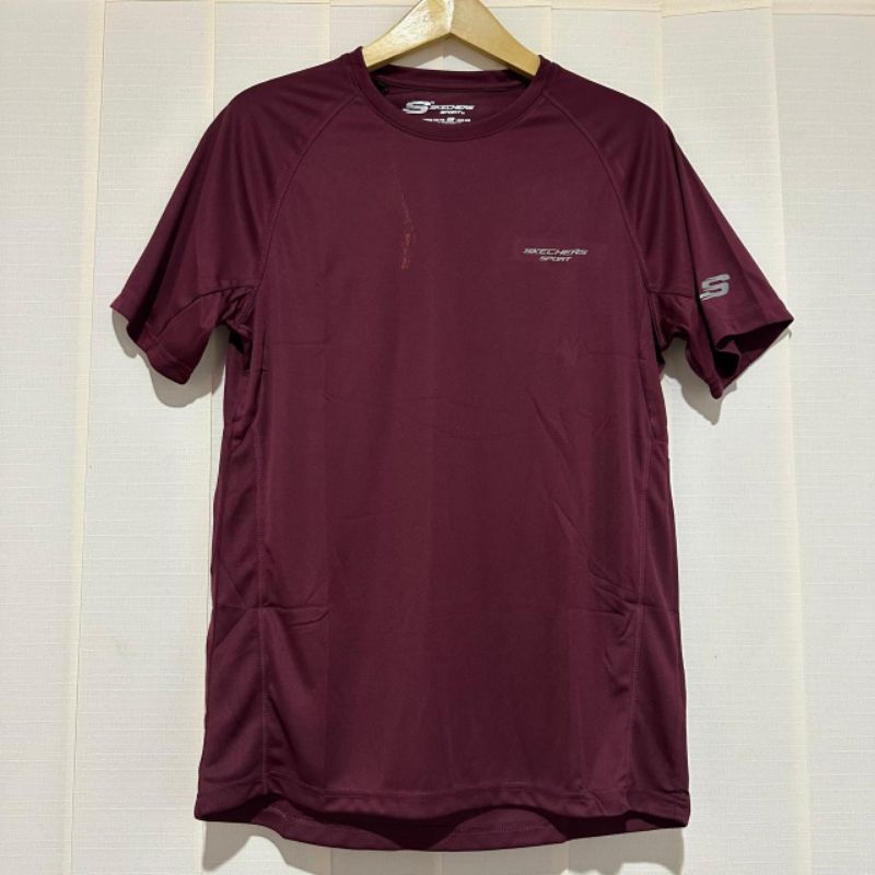 Size M Baju Olahraga Pria Skechers Sport Maroon Original