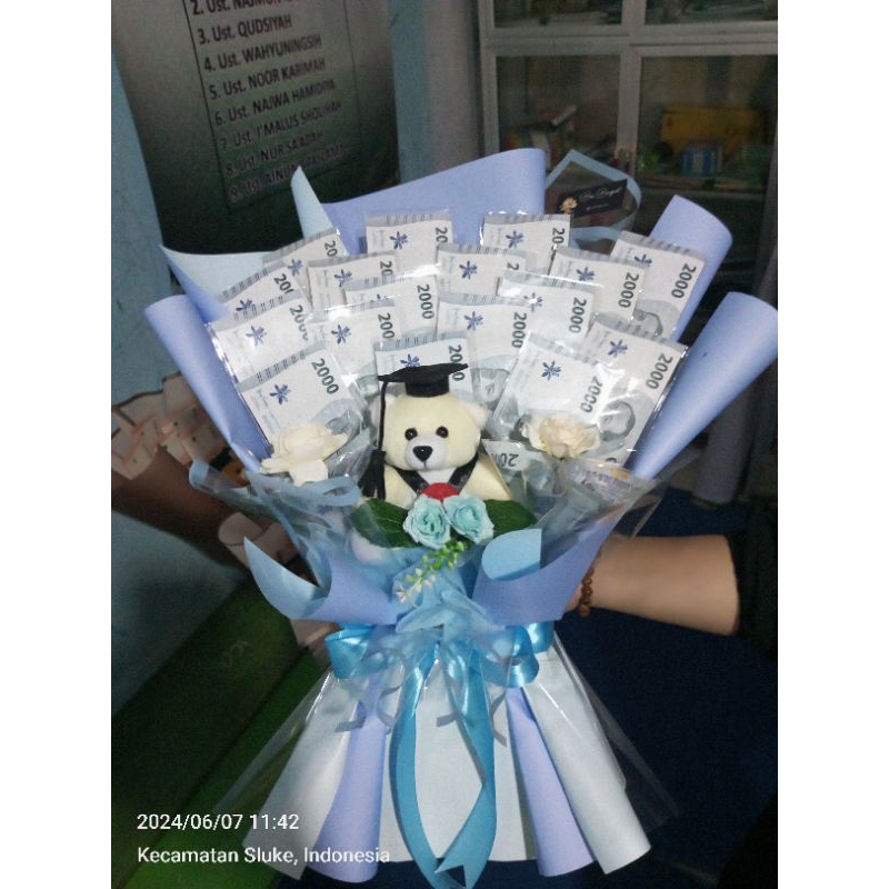 buket uang, boneka,Snack,dan bunga