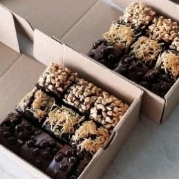 

fughy brownies mini 10x10 brownies panggang shiny