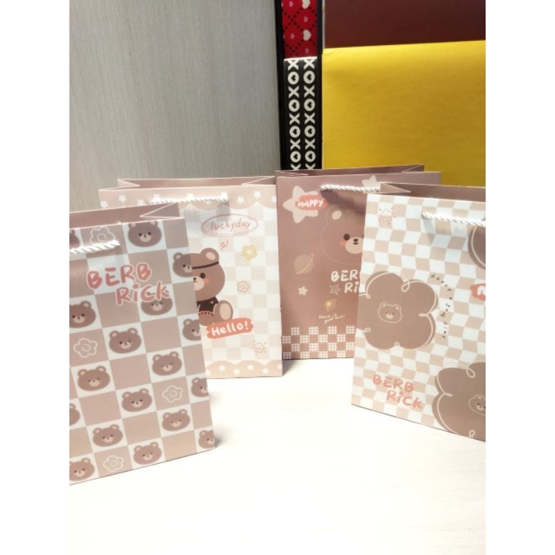 

Paper bag Lucu Ukuran 19,5x9, 5x24, 5cm