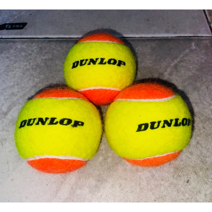 Penjualan Berkualitas  BOLA TENIS LAPANGAN DUNLOP