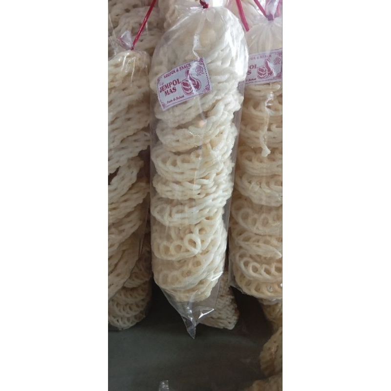 

Kerupuk kaleng sedang matang