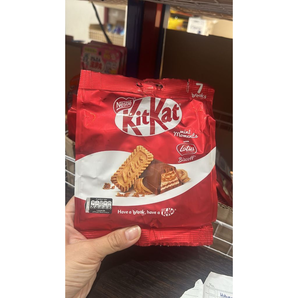 

Kitkat Biscoff Lotus Mini Moment