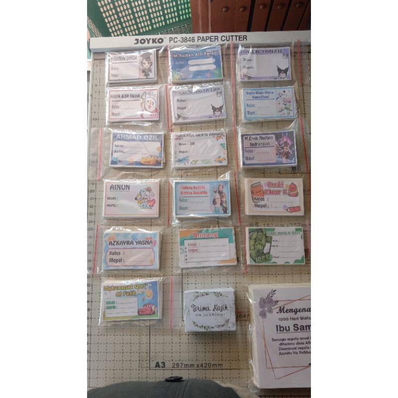 

STIKER NAMA BUKU SEKOLAH