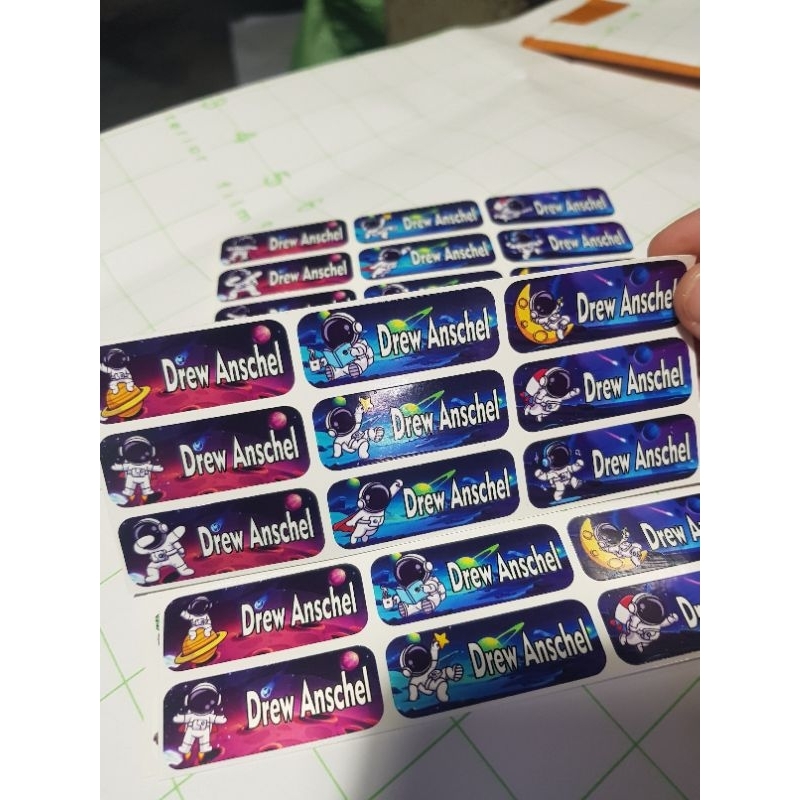 

stiker label nama water proof tahan air vinyl size 4,5x1,7cm astronot astronaut planet