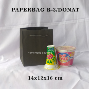 

Tas Souvenir Kertas Ukuran R3/Donat Hitam Polos 14x12x16 cm - 1 Pcs, Cocok untuk Hadiah