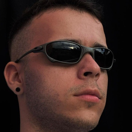 Kacamata pria sporty Oakley Juliet X Metal