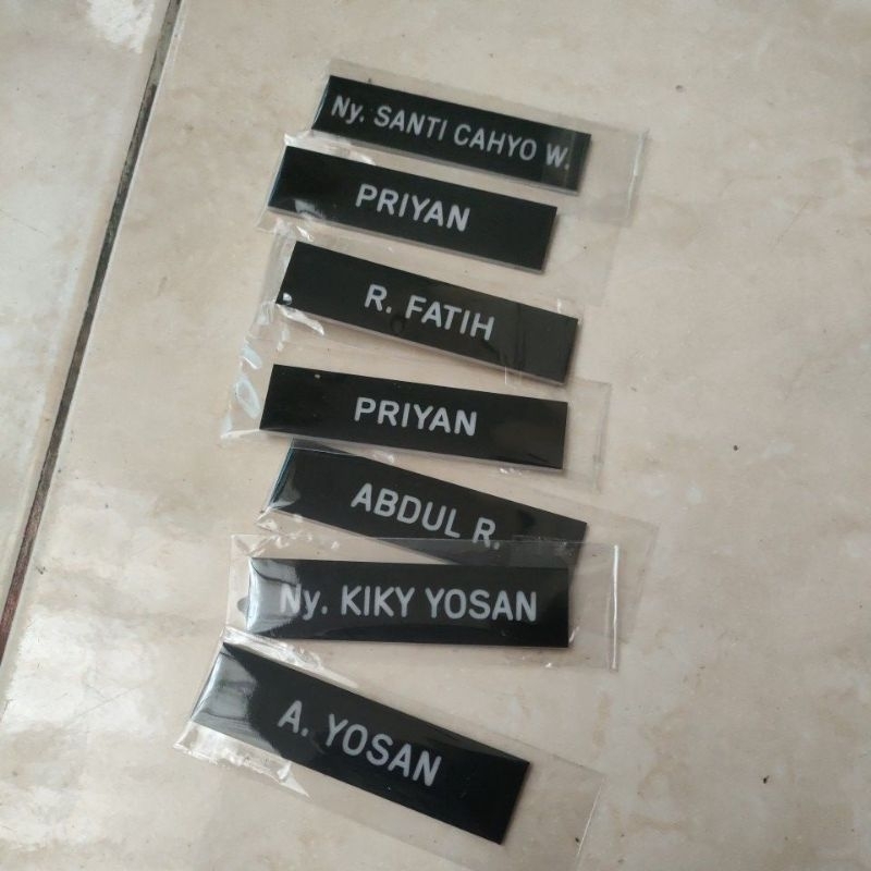 

nama dada akrilik grafir