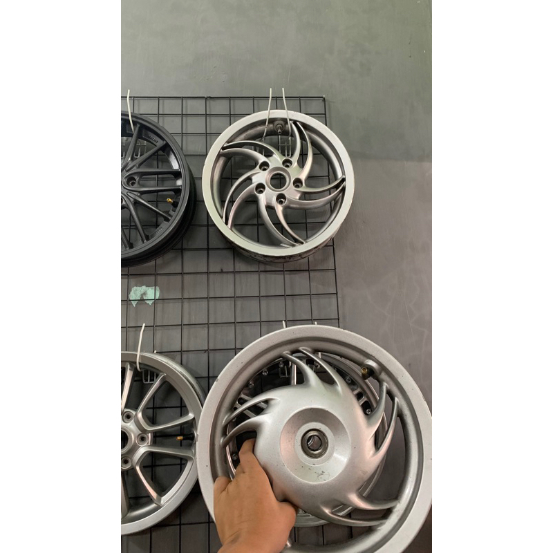 velg fly vespa matic ring12 original paint