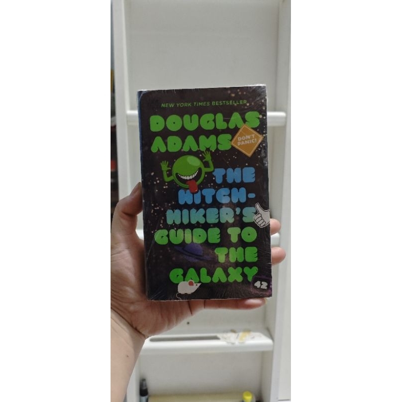 Douglas Adams The Hitchhiker's Guide to the Galaxy MMP English