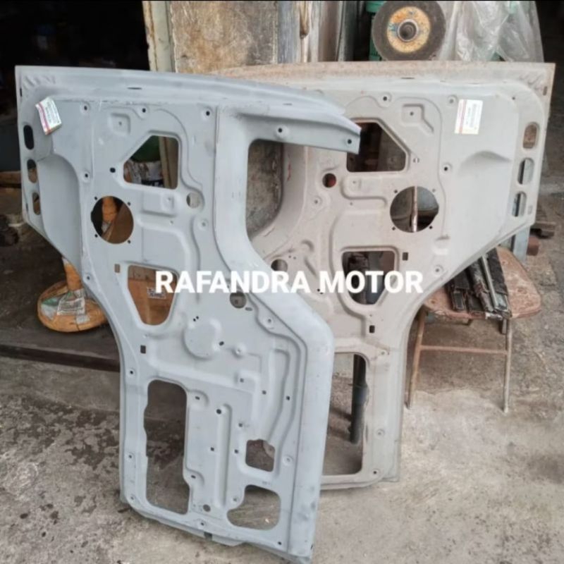 PANEL DAUN/KULITAN PINTU (BAGIAN DALAM) COLT DISEL RAGASA 100PS/120PS MARUTI ORIGINAL