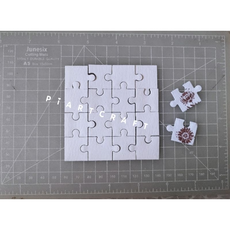 

Puzzle dies cut ( isi 32 pcs / 2 set )- DIY Scrapbook / vintage journal / album / diary