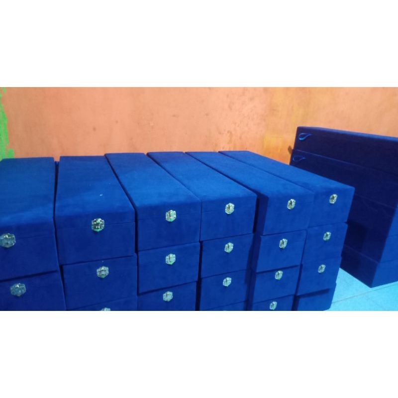 

box piala costum / box piala