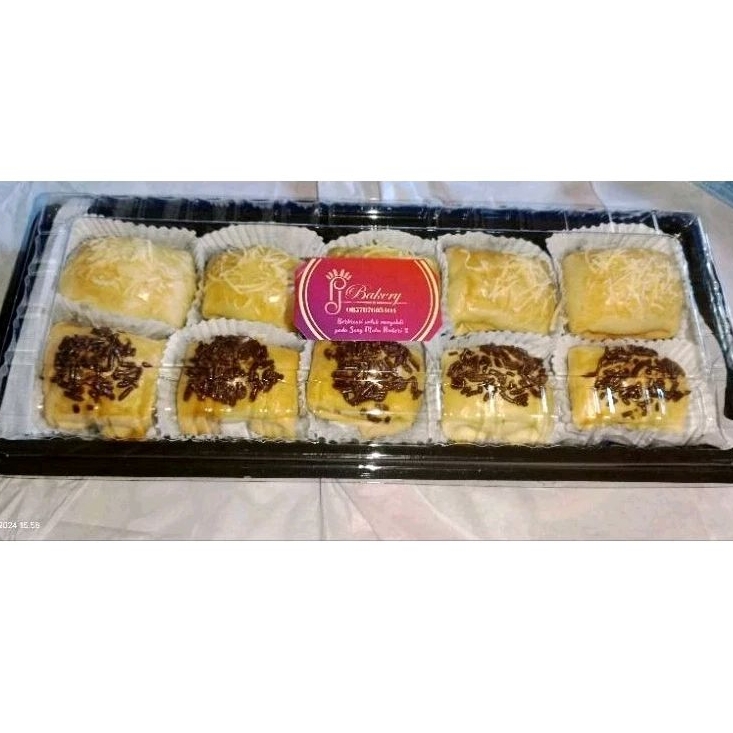 

Bolen pisang /pisang cokelat/premium/ekonomis/khas Blitar/isi 10pcs