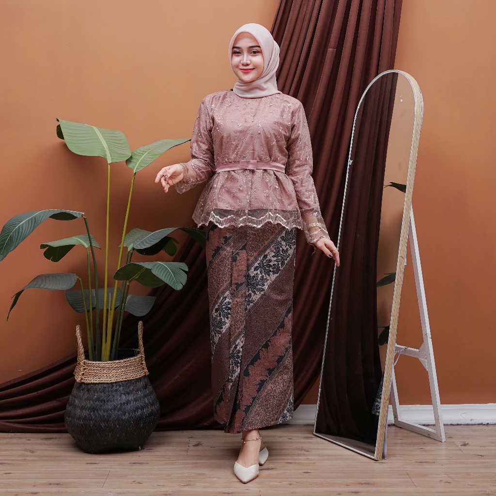 Kebaya Broklat/ kebaya perpisahan/ kebaya kondangan terbaru/ Gamis Broklat/ gamis broklat mewah dan 