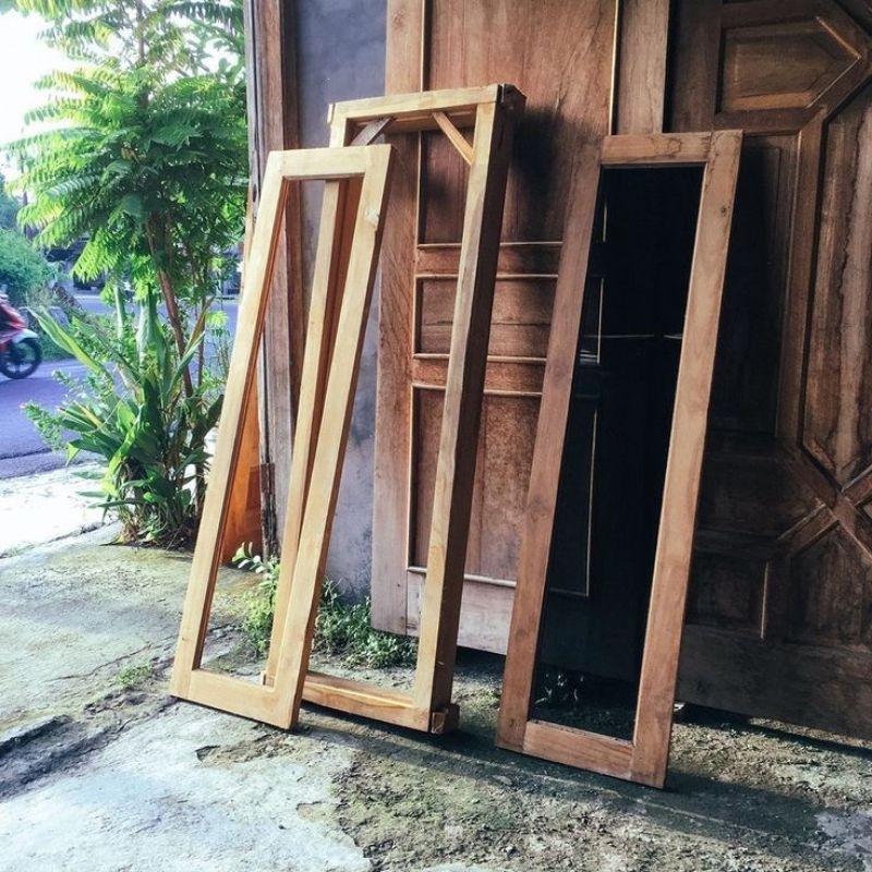 Jendela Kayu Meranti ( Bingkai + Kusen )