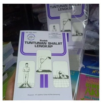 

TUNTUNAN BACAAN SALAt SOLAT LENGKAP risalah Tuntunan shalat lengkap Ukuran besar