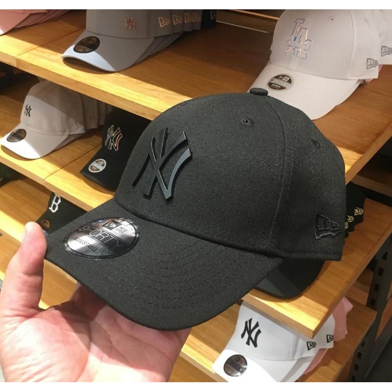 TopiNew Era 9Forty Topi New York Yankees Black Mini Metal Badge