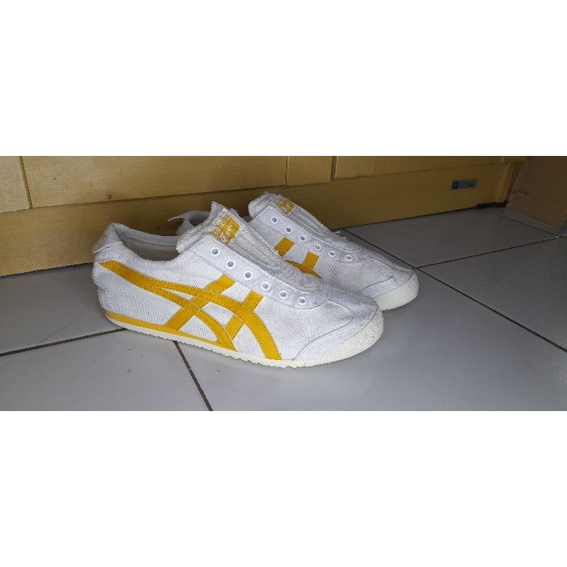 onitsuka slip on
