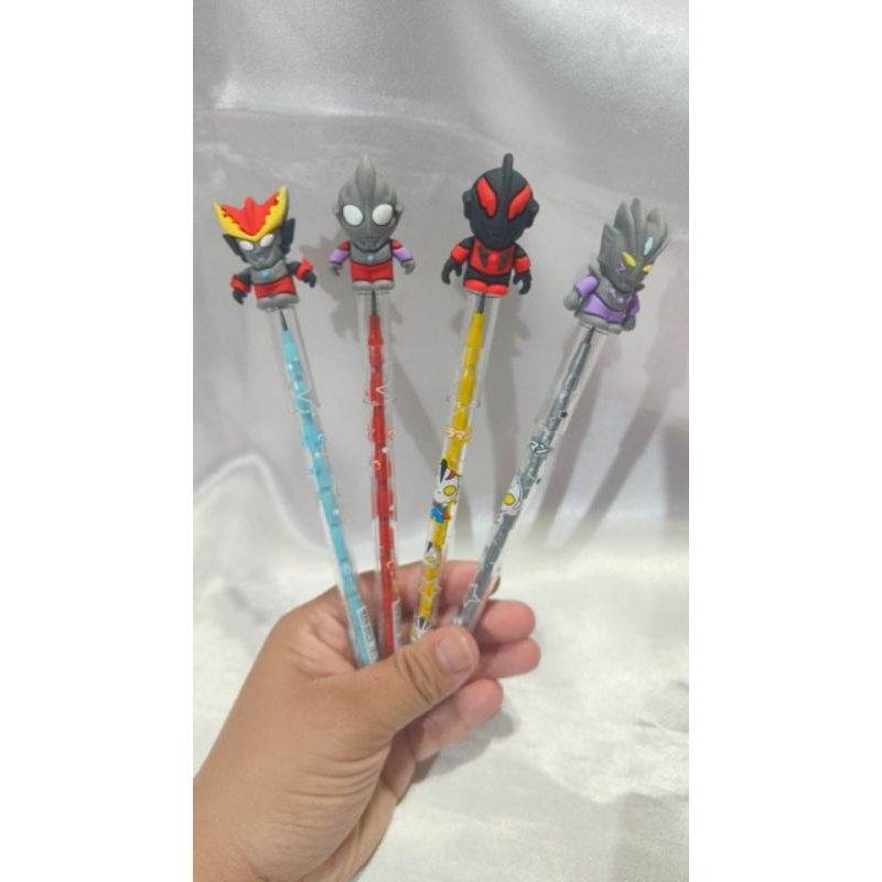 

pensil karakter superhero