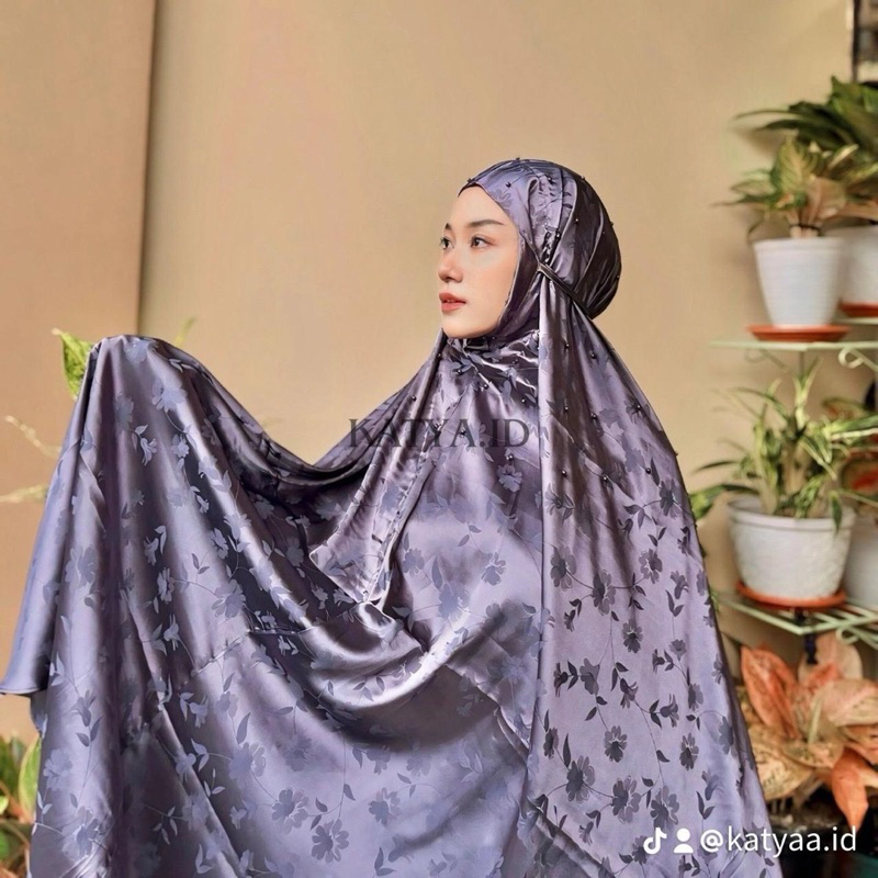 Mukena Silk Premium Motif Payet Jaguar Tersedia Ungu dan Hitam