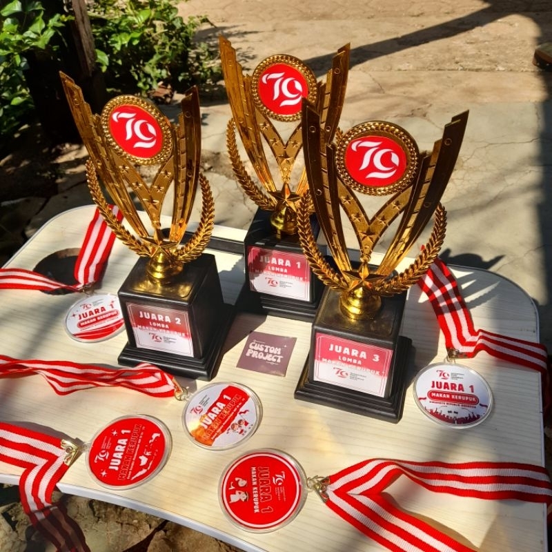 READY Piala Set custom Piala kejuaraan set piala agustusan Piala merah putih piala perlombaan piala 
