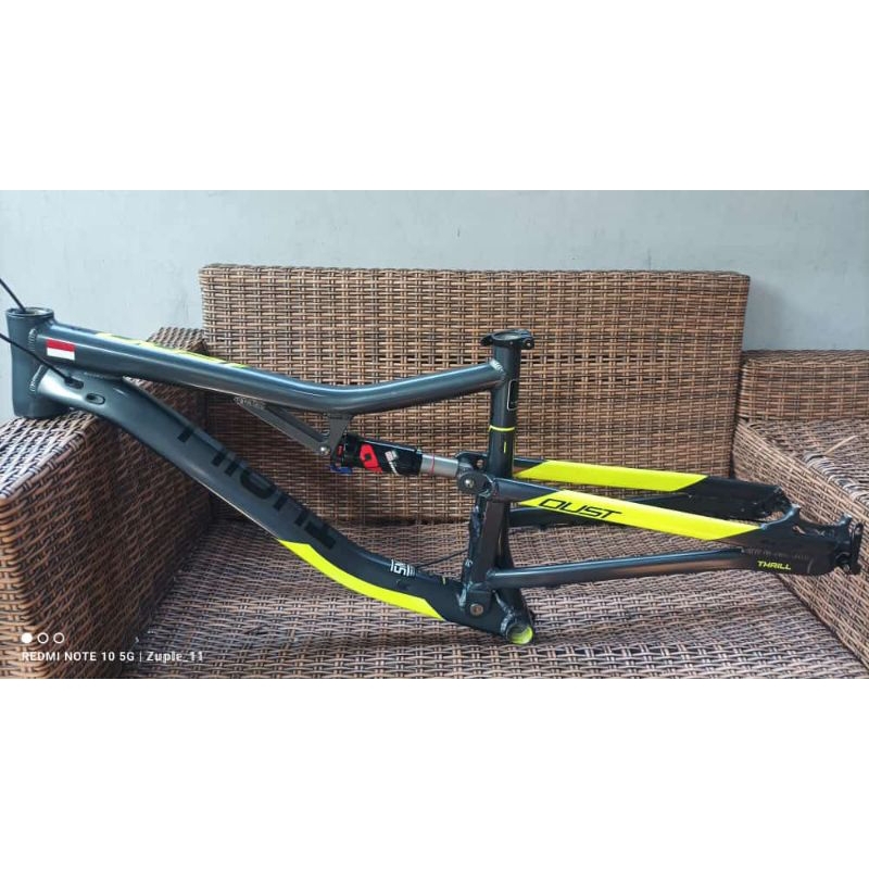 frame thrill oust elite T140 upgrade rearshok rockshox Ario