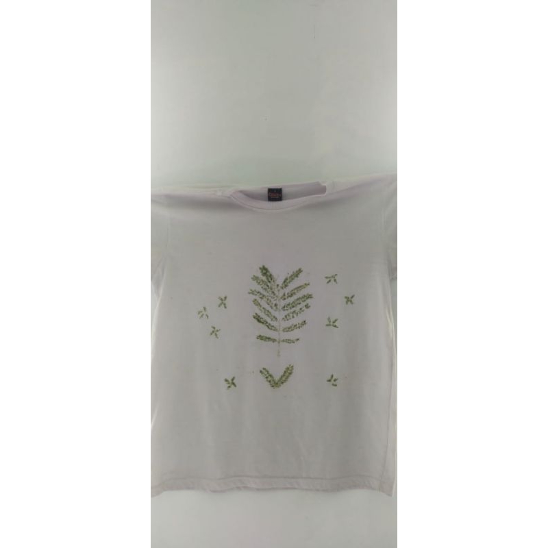 Baju Motif Menggunakan Teknik Pounding (Eco Print)