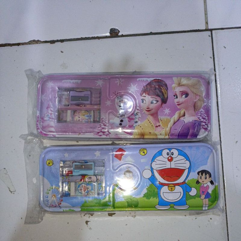 

tempat pensil plus isi