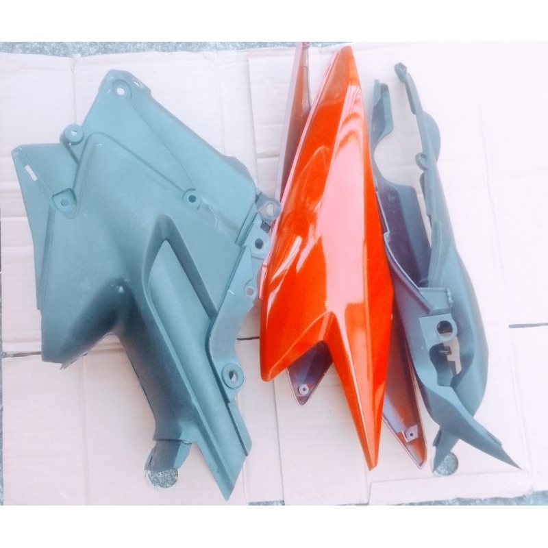 Cover Bodi rangka belakang kanan kiri Blade old 110 Second Original