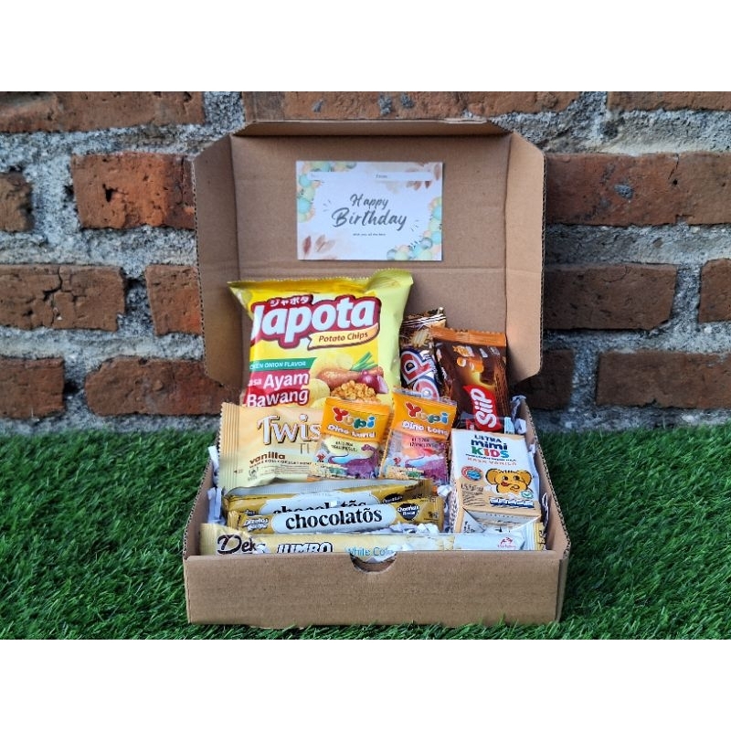 

Hampers snack ulang tahun / giftbox snack / Snackbox / Kado Wisuda / Kado Sidang / kado ulang tahun