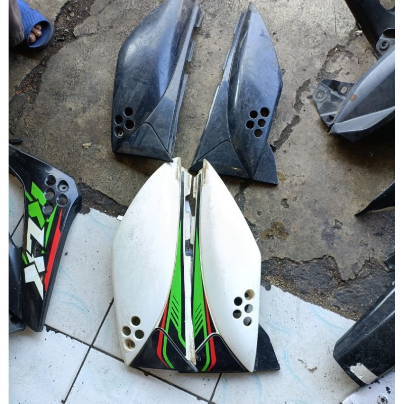 cover kaper body bodi belakang set kanan kiri original ori kawasaki klx s dtracker old