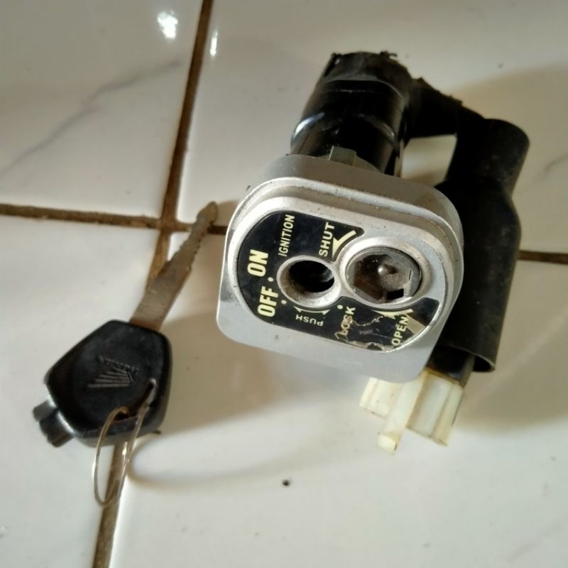 kunci Kontak key set Honda Vario 110 fi led original AHM