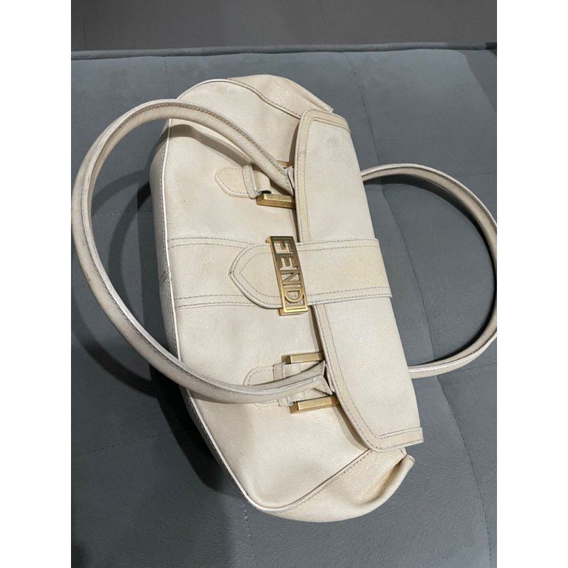 Preloved fendi baguette handbag ivory