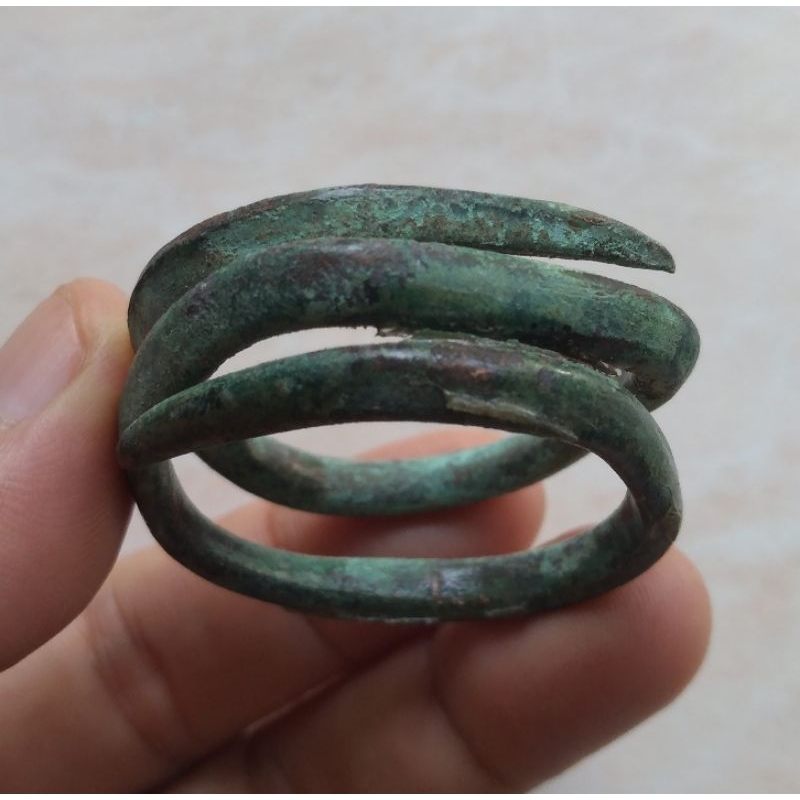 Asesoris Gelang Media Barter Perunggu Kuno Unik Temuan Darat Jatim - YN1693