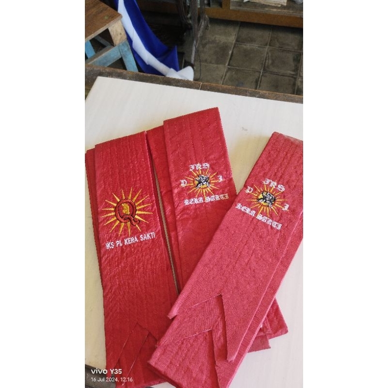 sabuk iks.pi merah