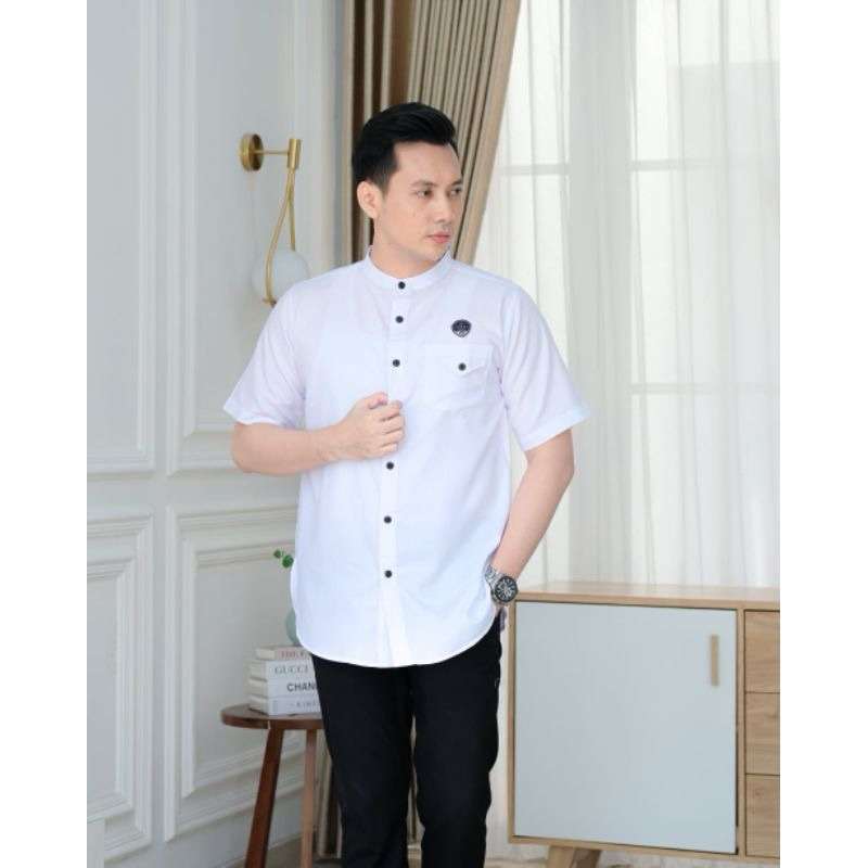 koko putih lengan pendek by ILNAAF