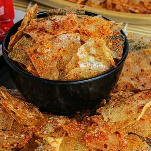 

Keripik Kaca Pedas Daun Jeruk Viral 250gram