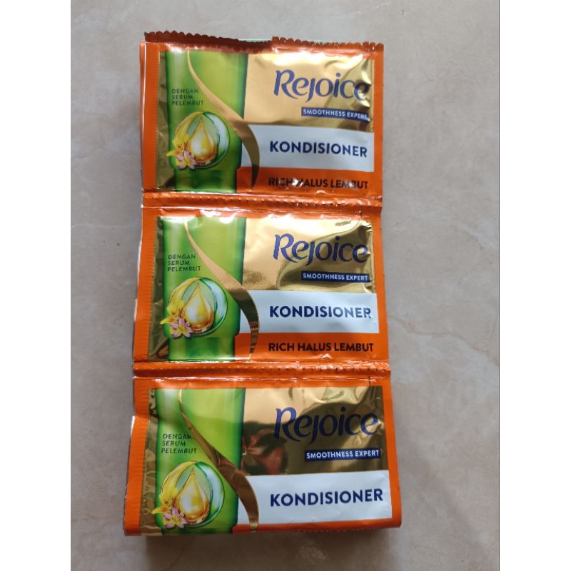 KONDISIONER RICH HALUS LEMBUT ISI 12 SACHET REJOICE