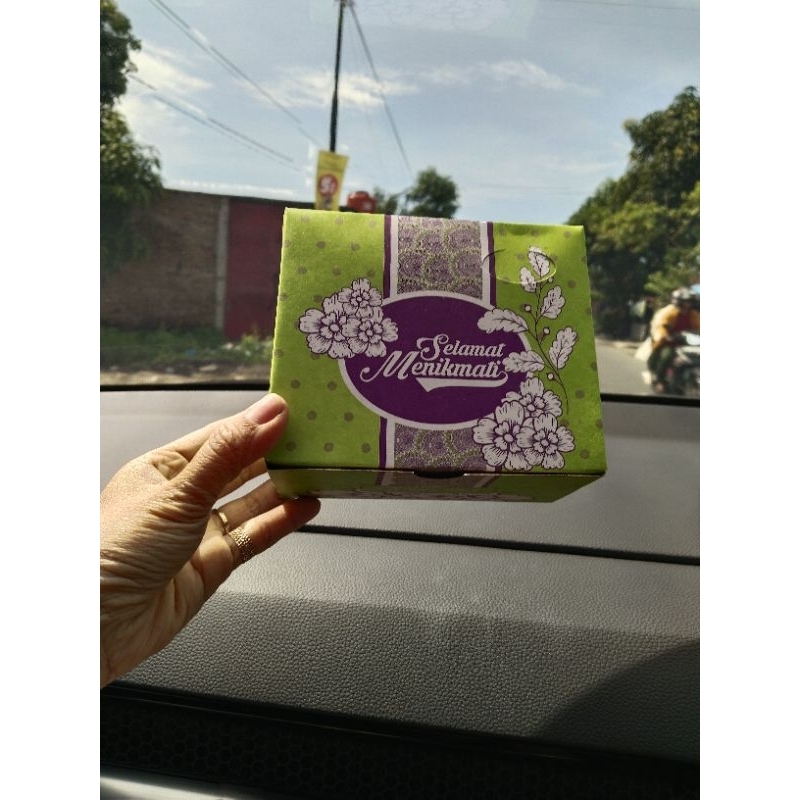 

Box kue 12x12 isi 100pc