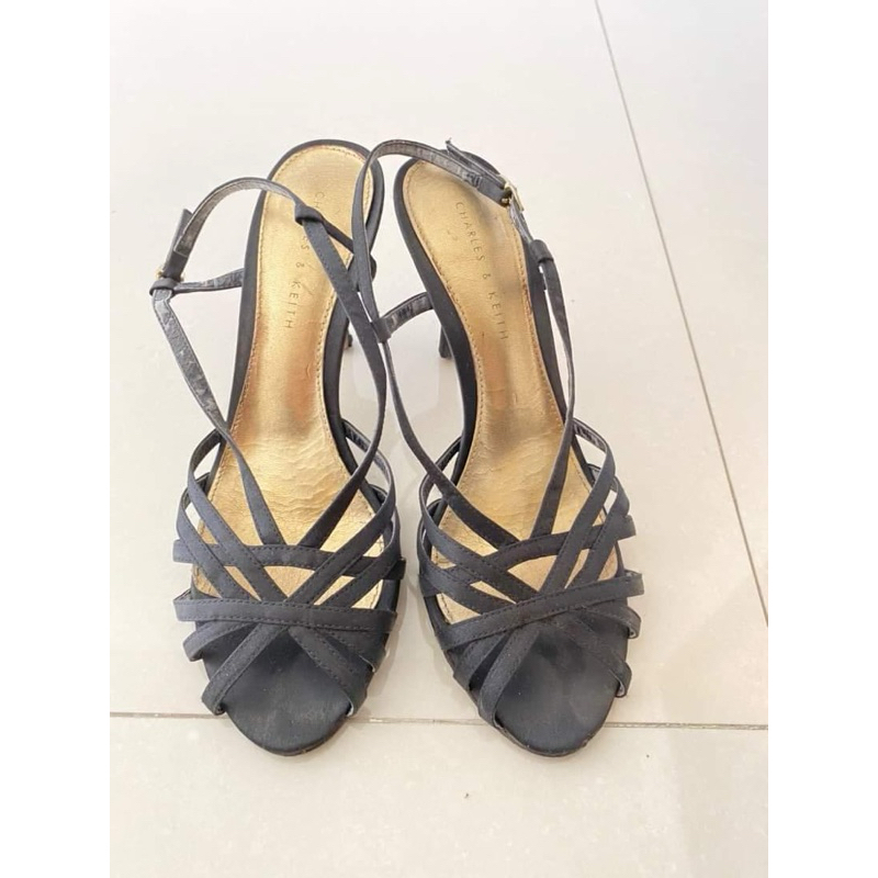 preloved sepatu charles & keith