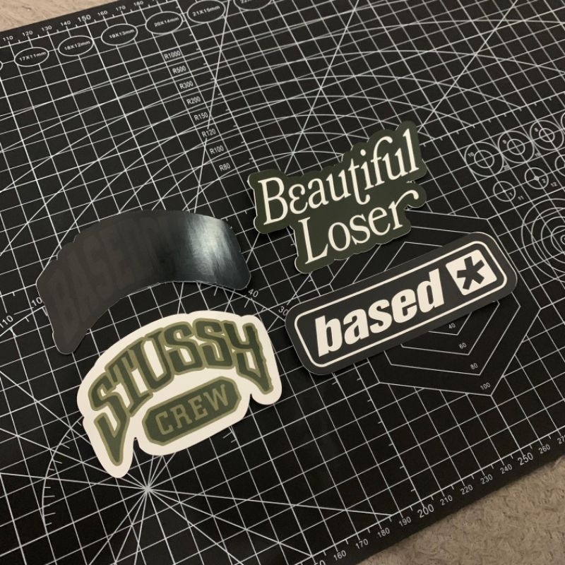 

STIKER HELM ANTI AIR BASED BEAUTIFUL STIKER MOTOR STIKER LAPTOP